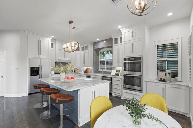 Primary Photo - 821 High Willow Dr