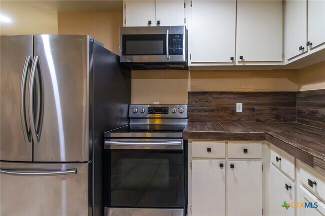 Building Photo - 4406 Bowles Dr