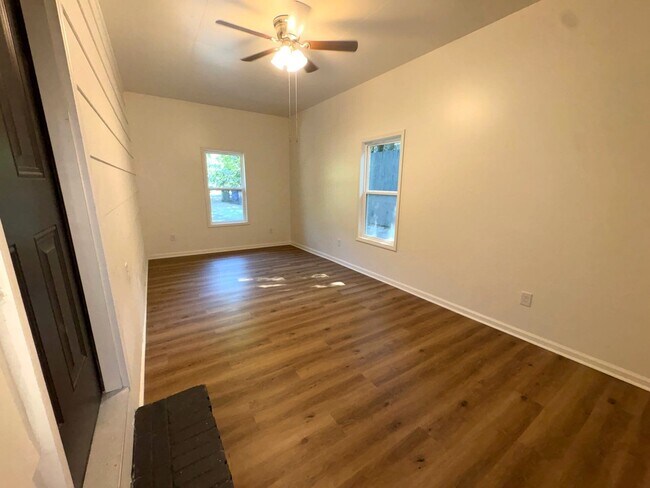 Building Photo - 4323 Ansley Ave