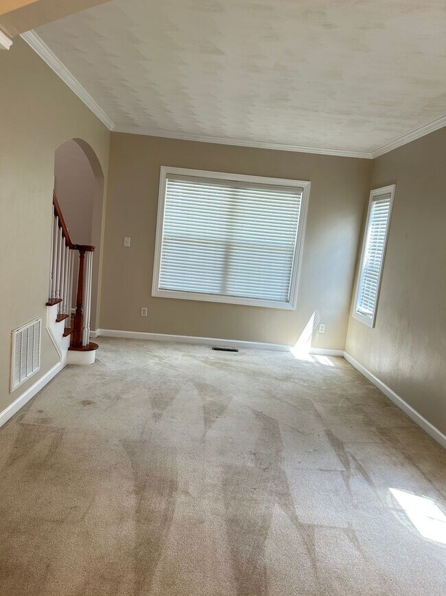 Building Photo - 912 Bells Creek Ct