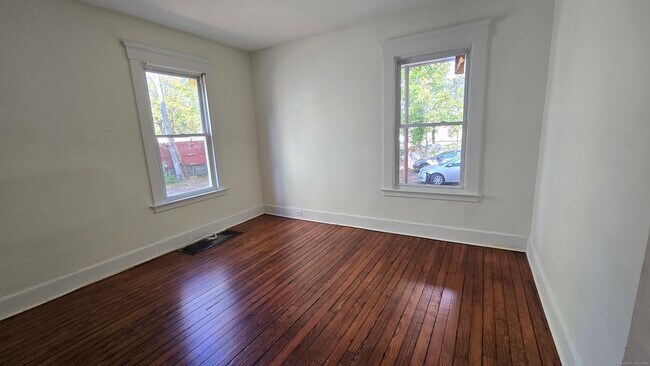 Building Photo - 47 Dickerman St