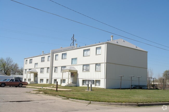 Primary Photo - Sterling Point Apartments