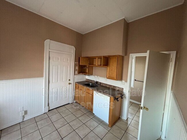 Building Photo - 8 S 1st St