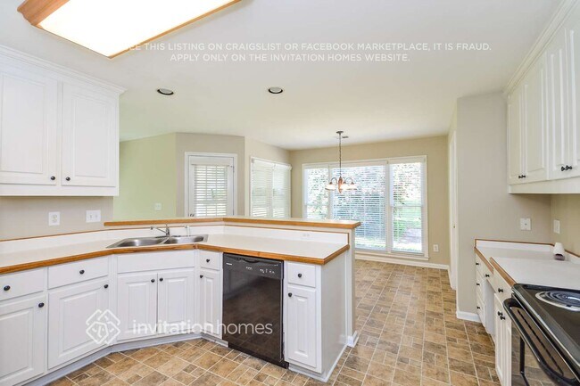Building Photo - 1840 Country Crest Way