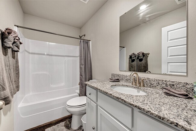 Building Photo - 103 W Gillian Ave