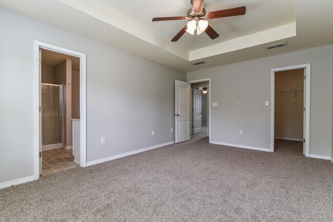 Building Photo - 124 Peoria Blvd