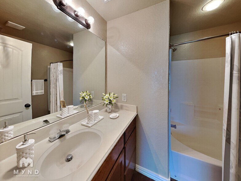 Building Photo - 122 Jolin Ln