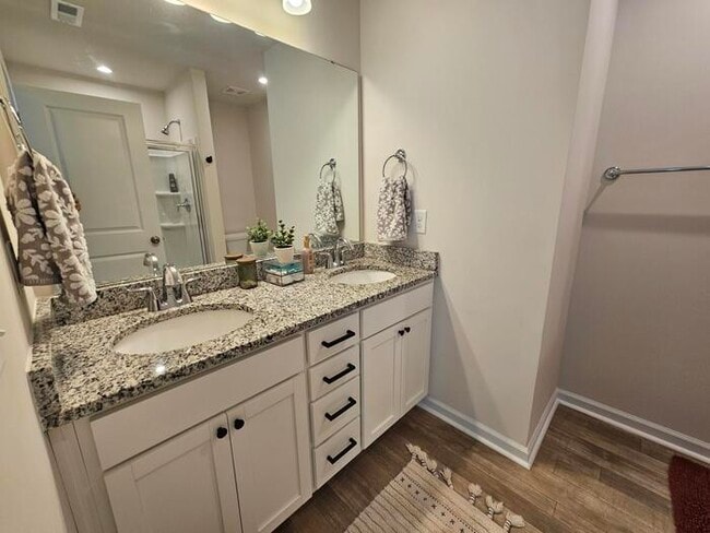 Building Photo - Nearly New  on Cul de sac