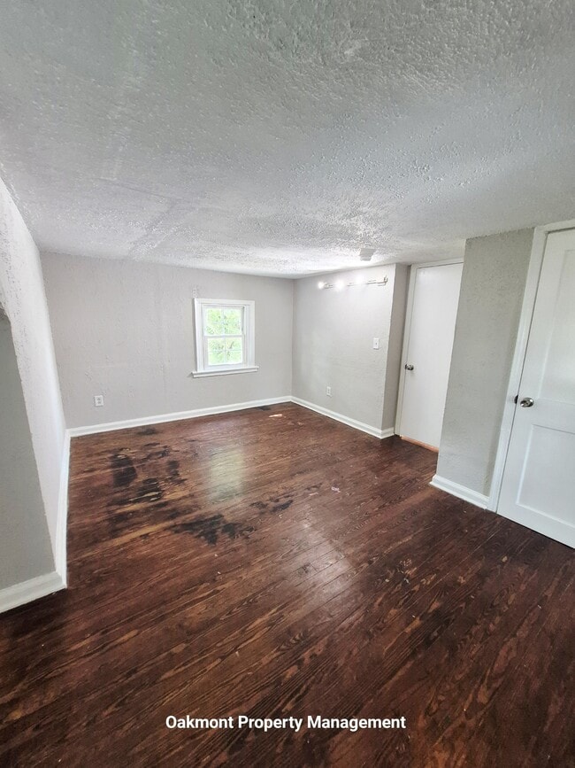 Building Photo - 3301 Nine Mile Rd