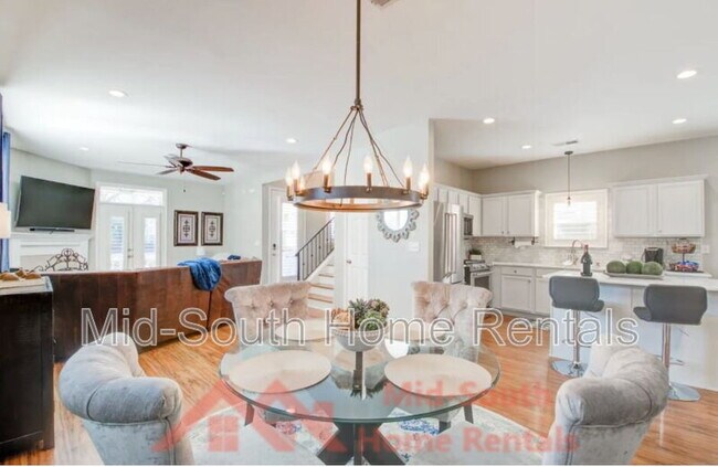 Building Photo - 1228 Island Pl E