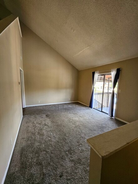 Living room - 755 Burcale Rd