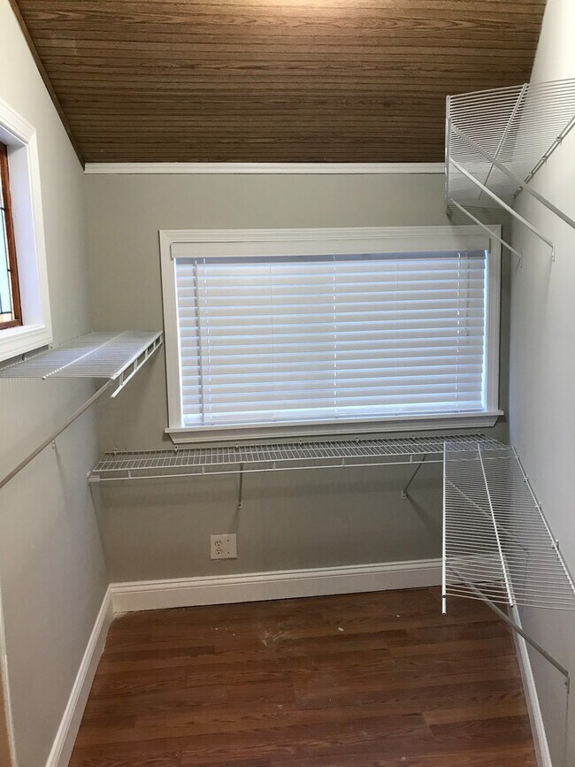Building Photo - Beautiful Renovated Home near Sublette Park