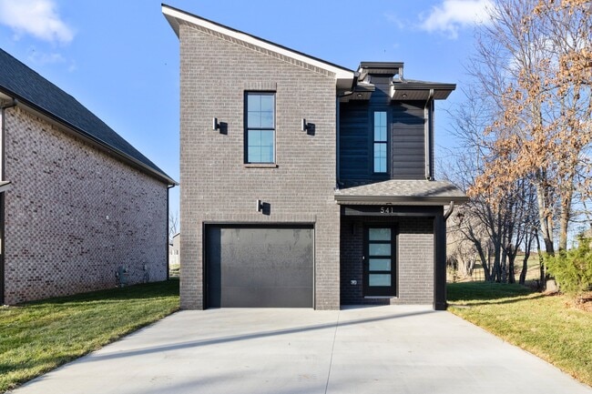 Building Photo - 541 Bellamy Ln