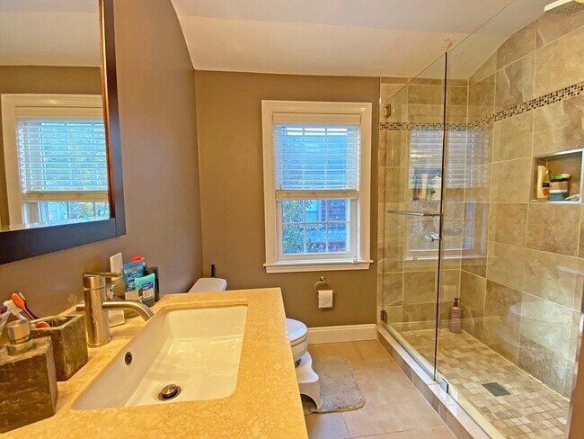 Building Photo - 375 Lowell Ave