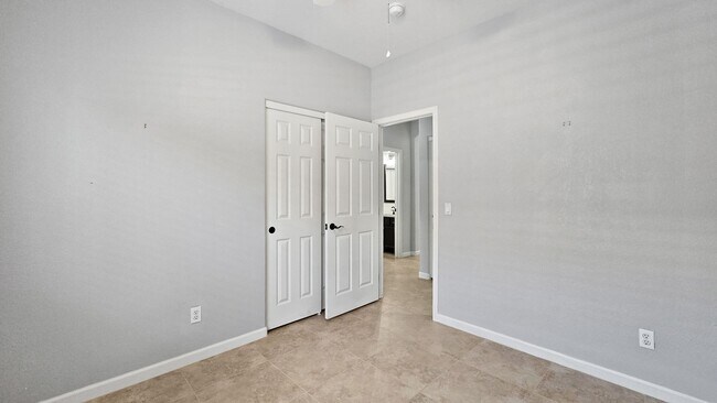 Building Photo - Clean and Cozy home in desirable Palm Valley!