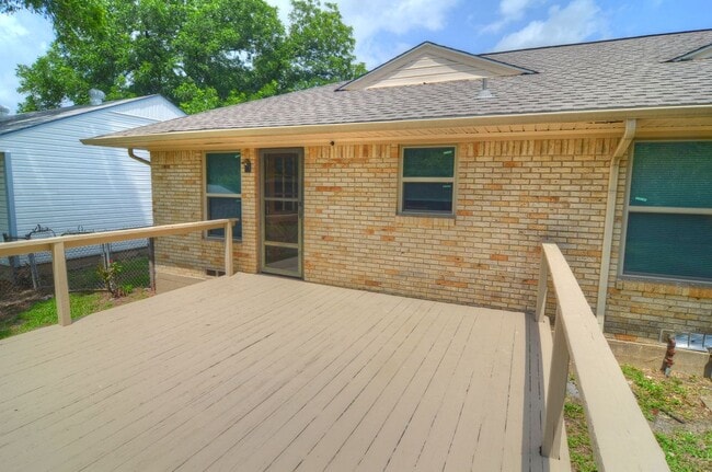 Building Photo - 2434 Dunloe Dr