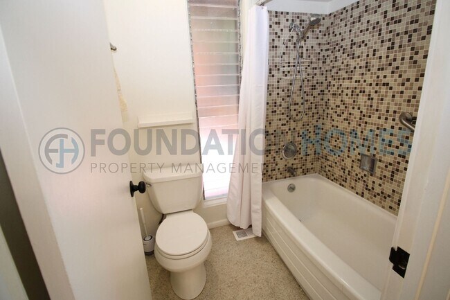 Building Photo - Mountain View Retreat in the Heart of Fairfax- 3BD/1BA Home with Expansive Deck- FOUNDATION