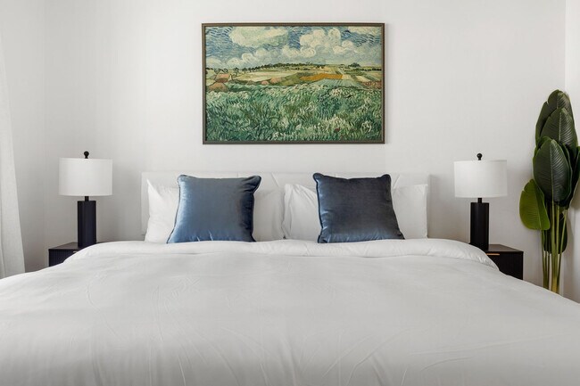 Building Photo - 1301 Leah Ave