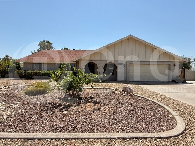 Building Photo - 2827 E Adobe St