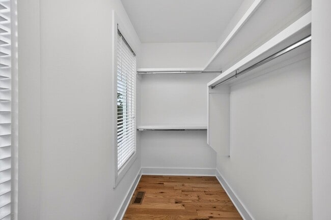 Building Photo - 4704A Kentucky Ave