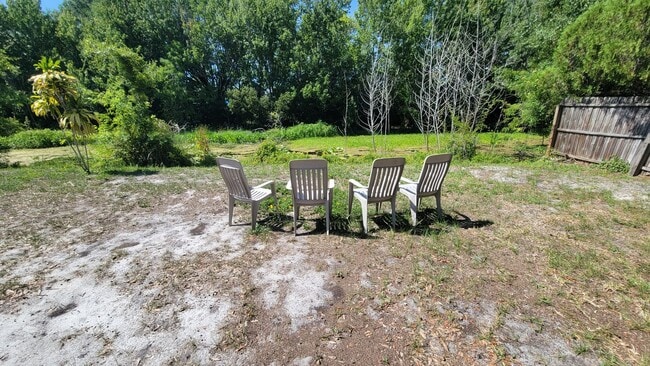 Building Photo - 1 Bedroom, 1 Bathroom in Seminole