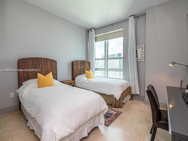 Building Photo - 950 Brickell Bay Dr