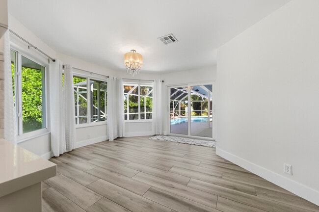 Building Photo - 10353 Milburn Ln