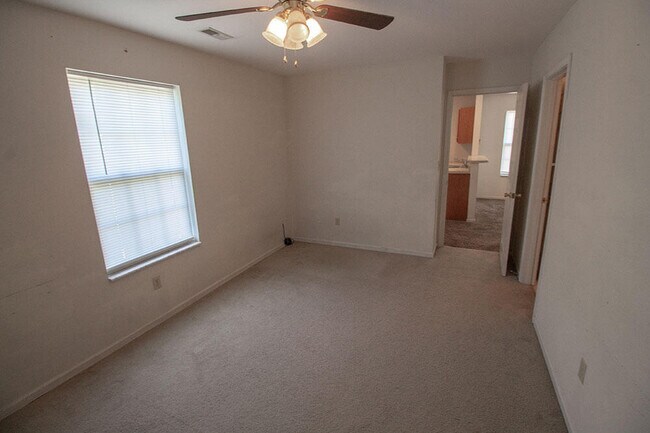 Building Photo - 1415 N Frideriki Dr