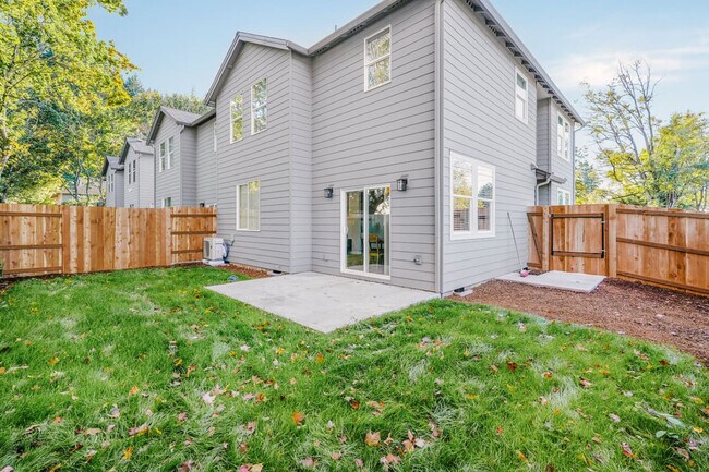 Building Photo - 3202 NW Division St