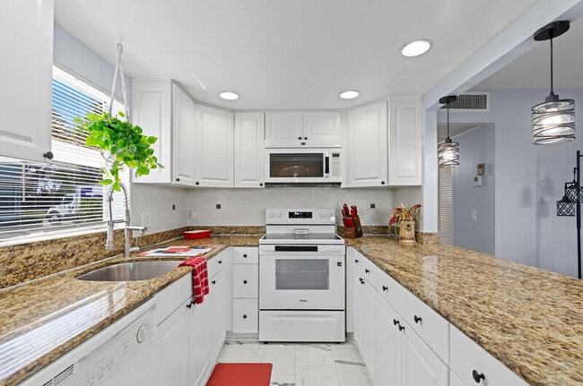 Building Photo - 212 Tuscany D