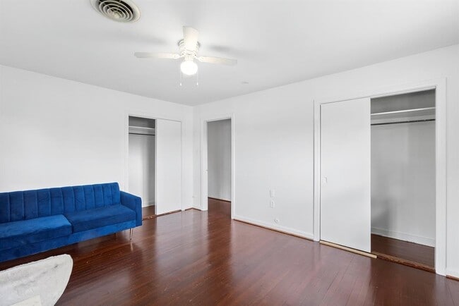 Building Photo - 803 Peach St