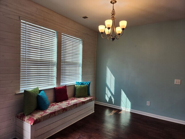 Building Photo - True Southern Living In Lindera Preserve!
