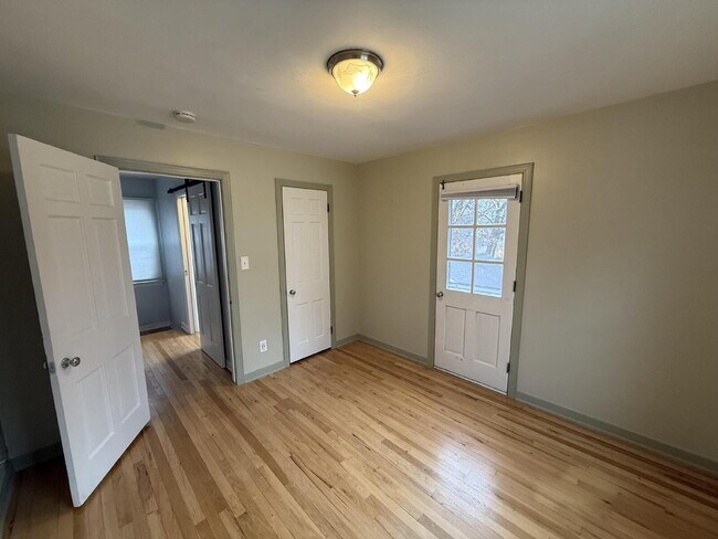 Building Photo - Alger Heights Charmer