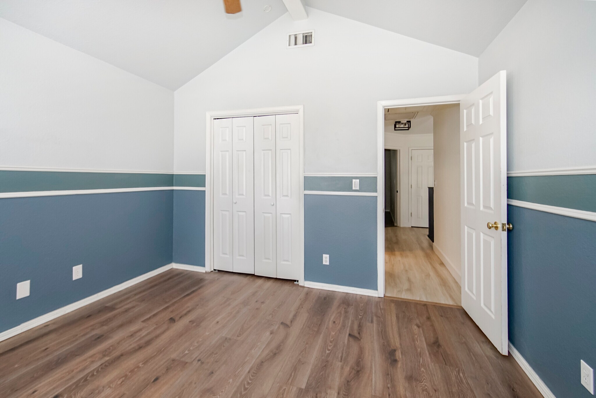 Building Photo - 918 Bella Cumbre Dr