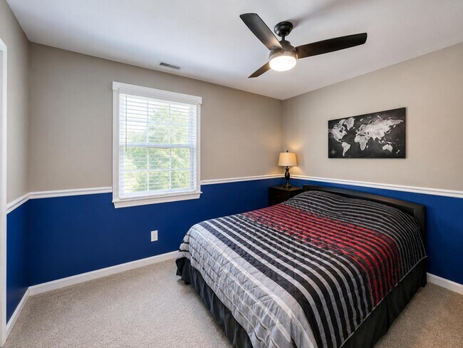Building Photo - 9363 Tartan View Dr