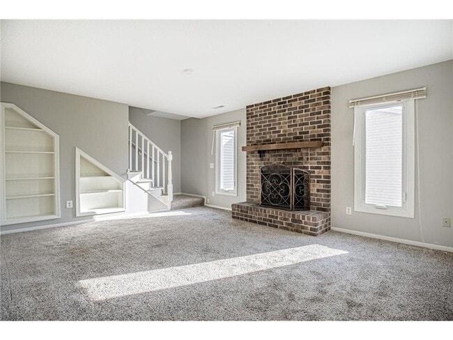 Building Photo - 9358 Ranchview Ln N