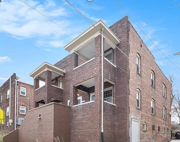Primary Photo - 3155 Jackson St