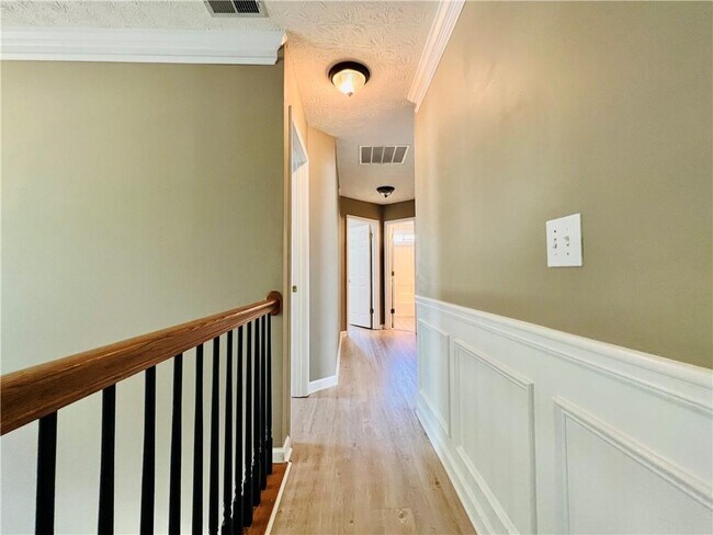 Building Photo - 156 Weatherstone Dr