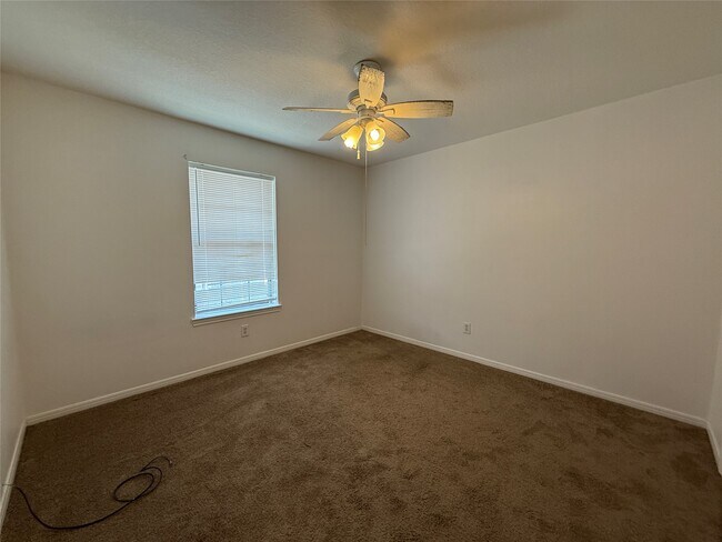 Building Photo - 13834 Trumpetvine St