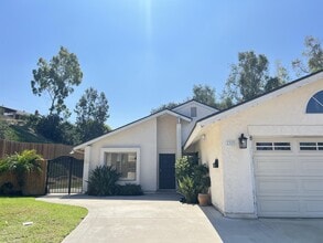 Building Photo - 1389 Oriole Pl