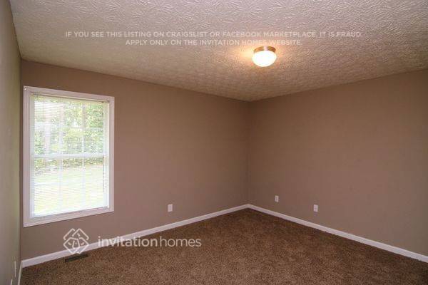 Building Photo - 125 Greatwood Dr