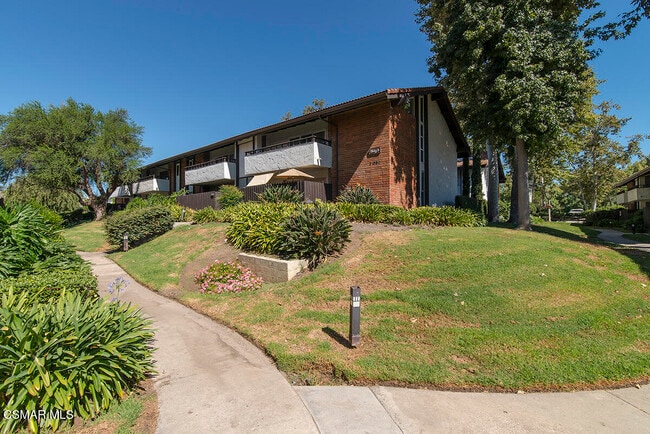 Building Photo - 31515 Lindero Canyon Rd