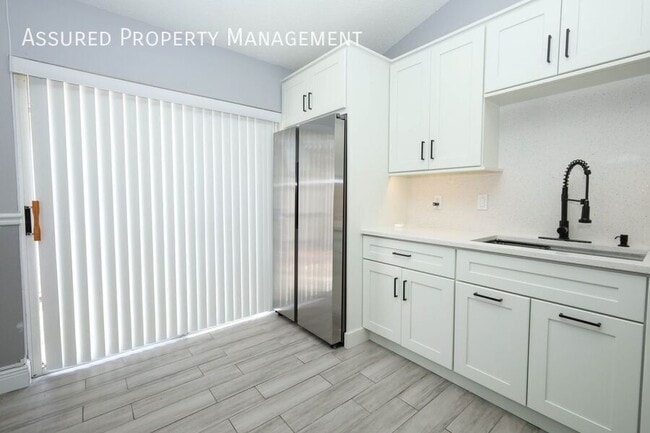 Building Photo - 9942 Dean Oaks Ct