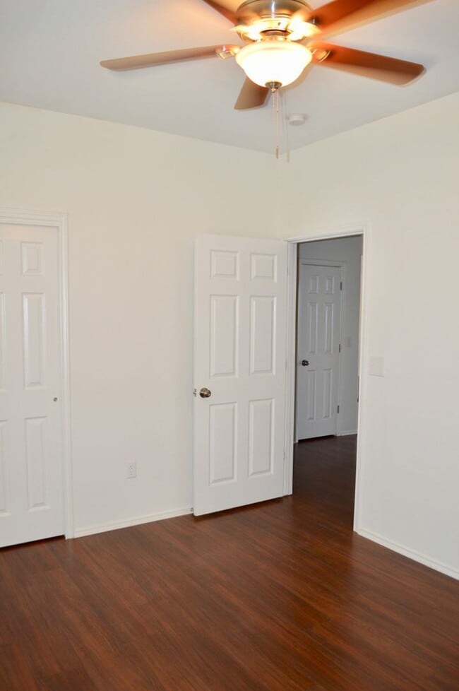 Building Photo - Charming 3 bed 2 bath home in Converse, TX