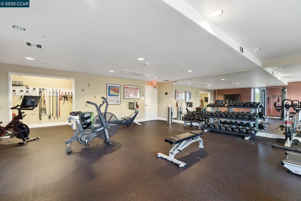Building Photo - 555 Ygnacio Valley Rd