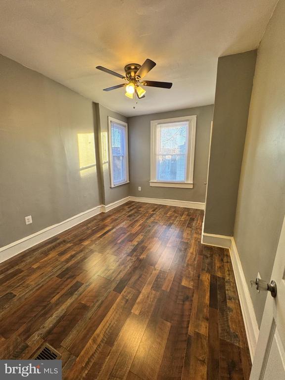 Building Photo - 1908 W Somerset St