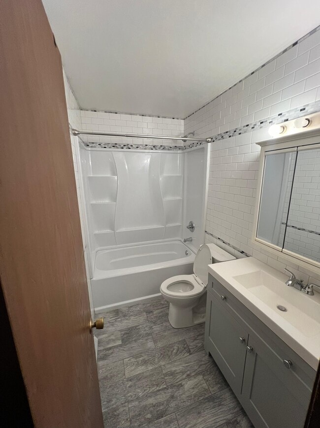 Building Photo - 75 Elsmere Ave