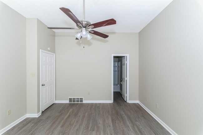 Building Photo - 4931 Chamberlain Ln