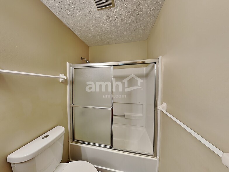 Building Photo - 5529 Hillbrook Dr