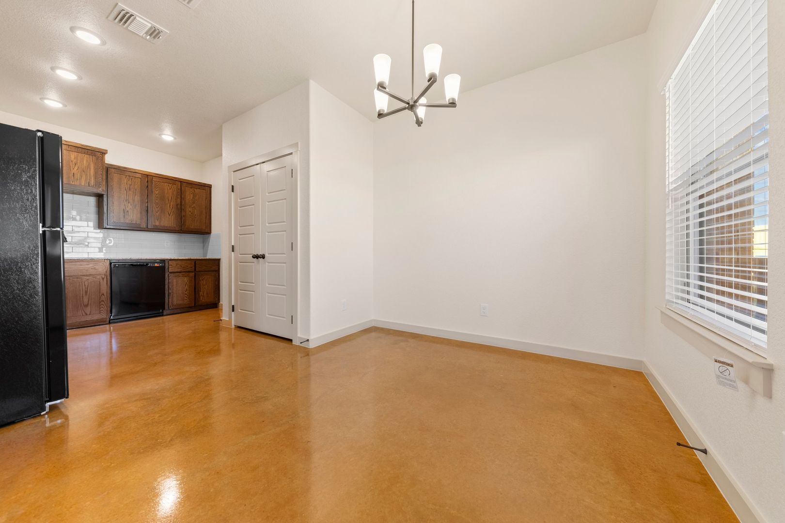 Building Photo - 1912 Caspian Trl